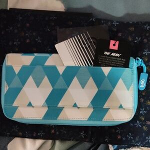 The Abby Aqha Blue and White Geometric Cloth Wallet